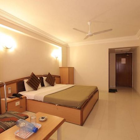 Hotel Prudent Vadodara Zewnętrze zdjęcie