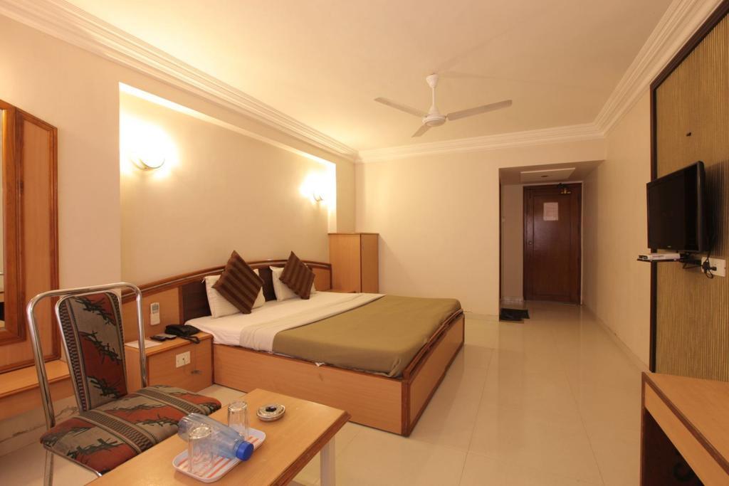 Hotel Prudent Vadodara Zewnętrze zdjęcie