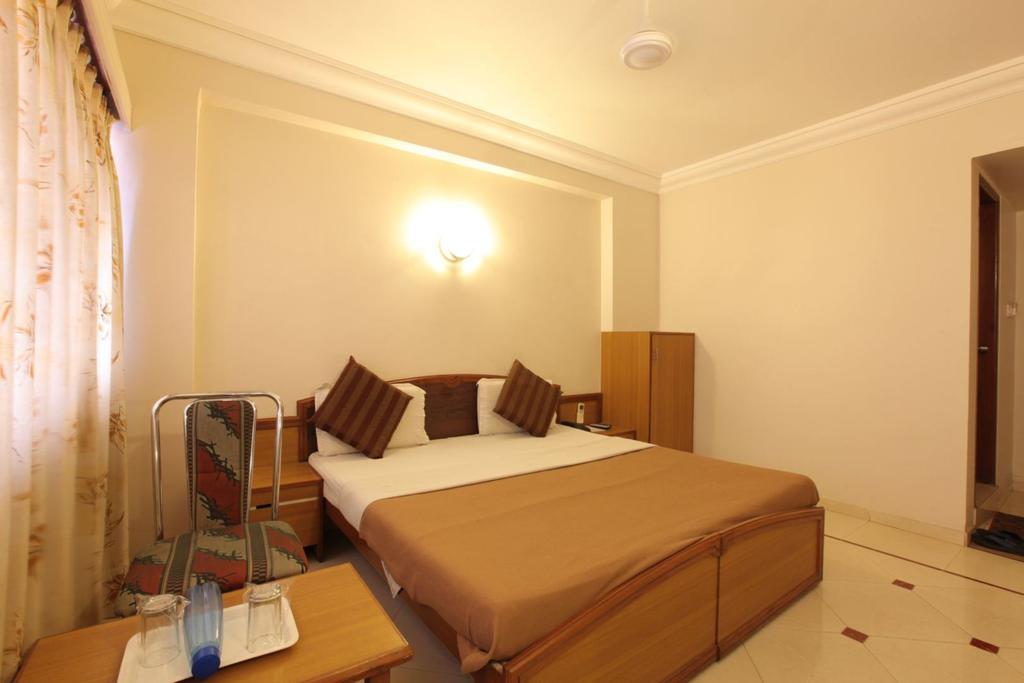 Hotel Prudent Vadodara Zewnętrze zdjęcie