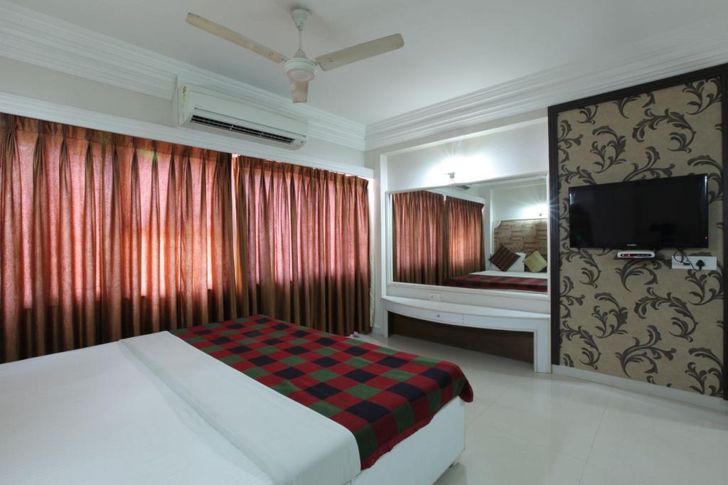Hotel Prudent Vadodara Pokój zdjęcie