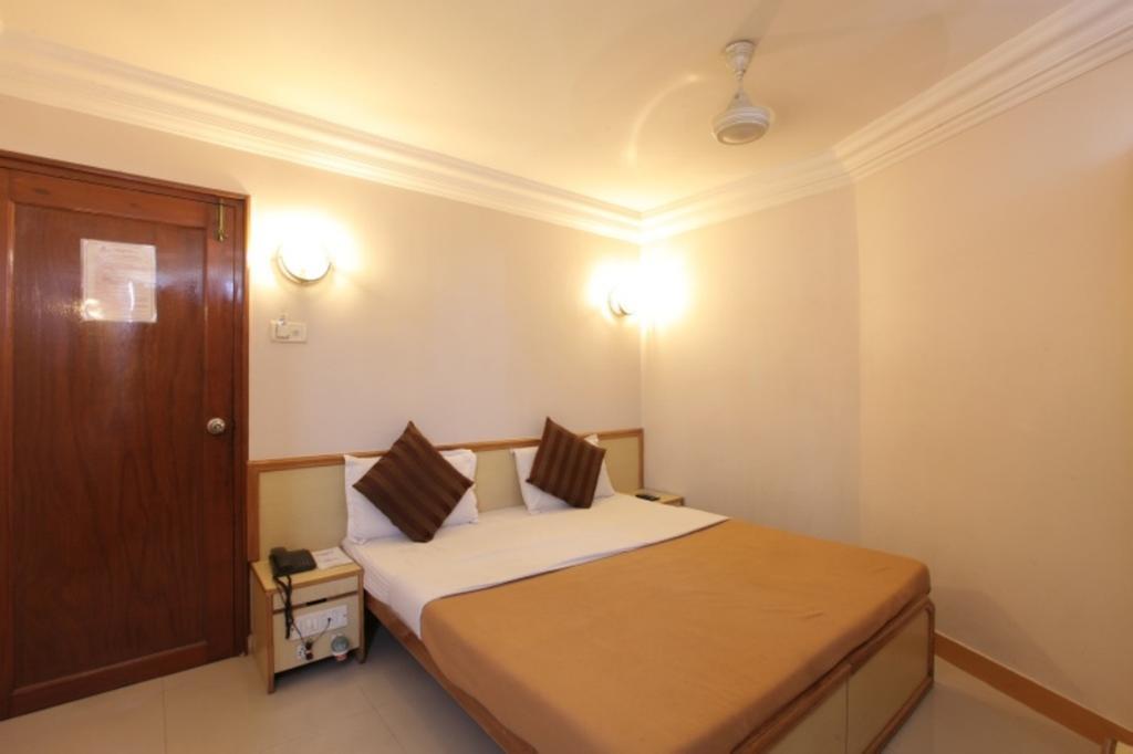 Hotel Prudent Vadodara Pokój zdjęcie