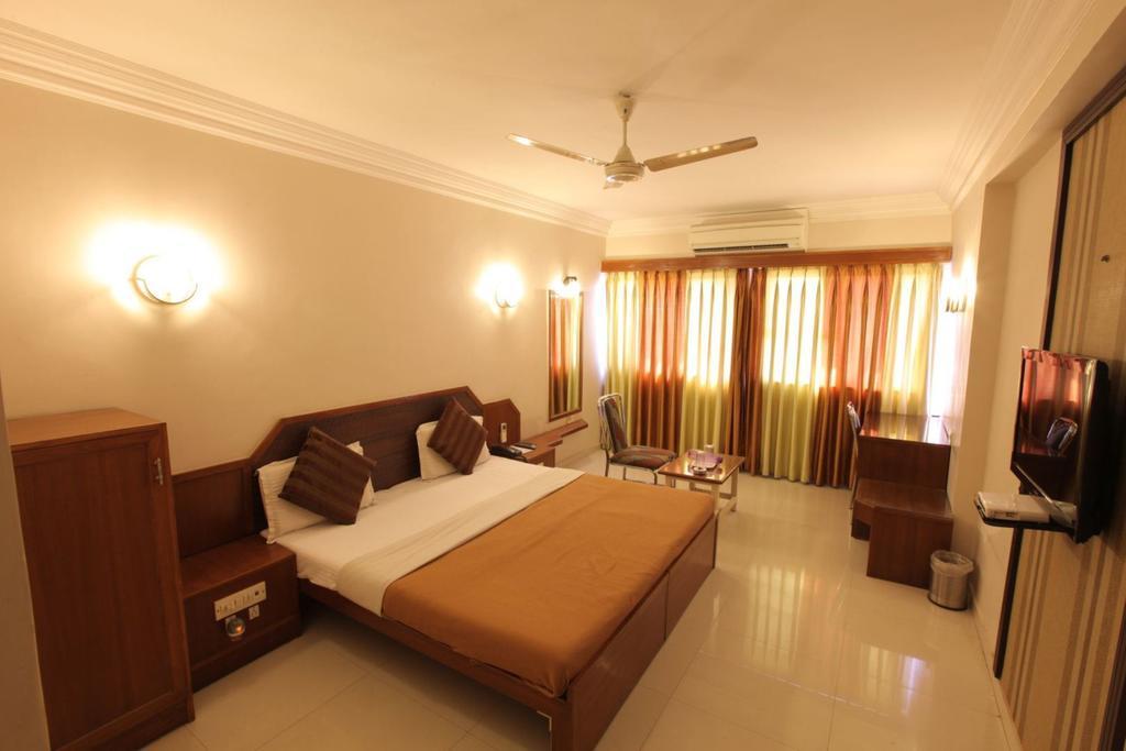 Hotel Prudent Vadodara Pokój zdjęcie