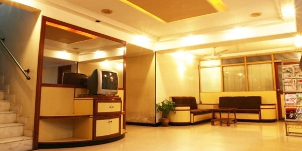 Hotel Prudent Vadodara Zewnętrze zdjęcie